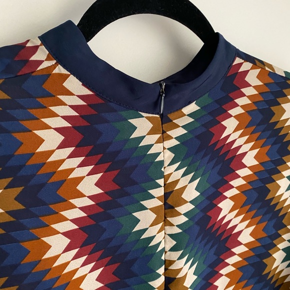 Vintage geometric pattern long sleeve midi dress. - Picture 5 of 6